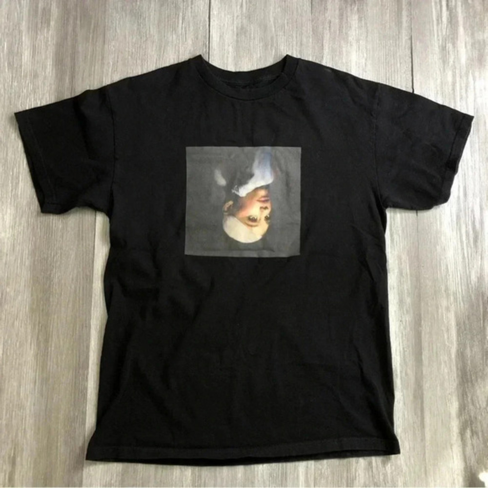 Ariana Grande Sweetener World Tour Merch T-Shirt Graphic Band Tee Size M